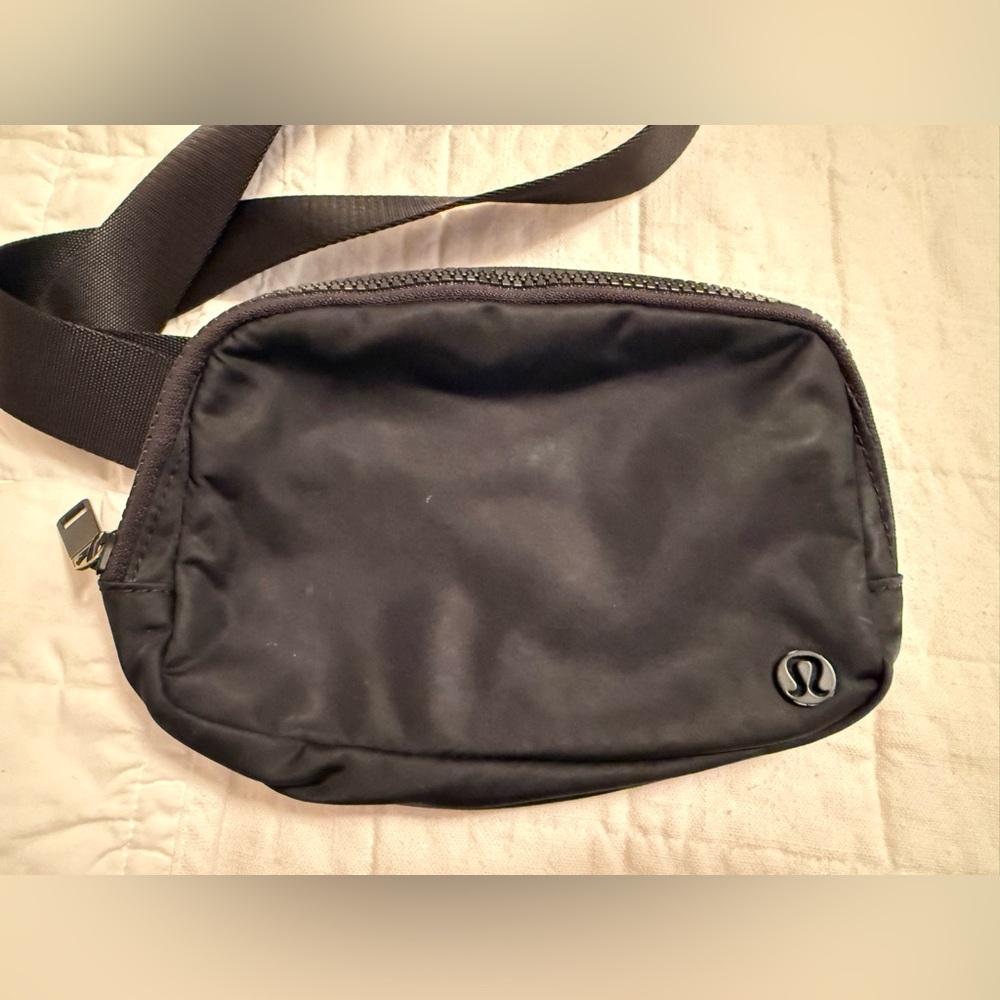 lululemon athletica Black Belt Bag Sleek and Modern